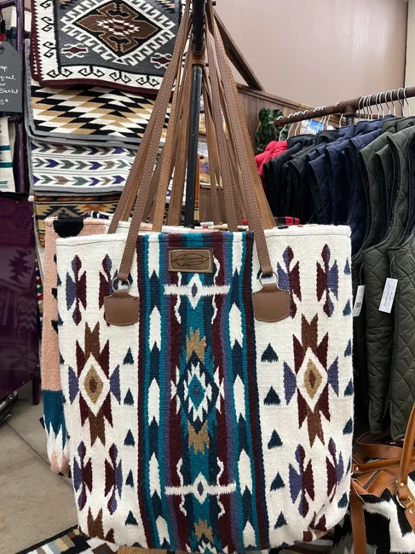 Cuttinup Totes